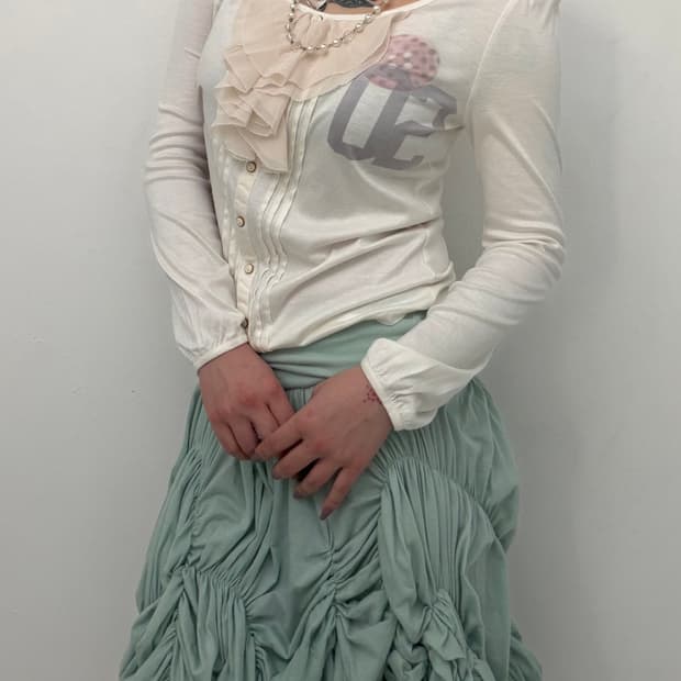 토끼 프린팅 프릴 긴팔티