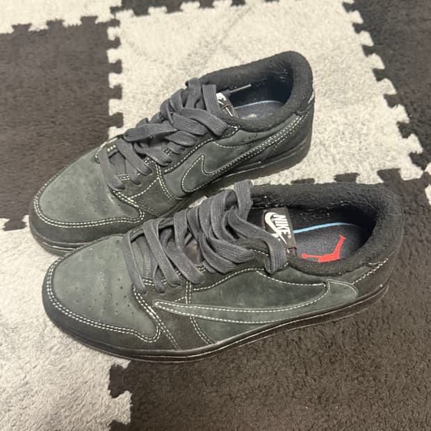 260 조던 1 x 트래비스스캇 블랙팬텀