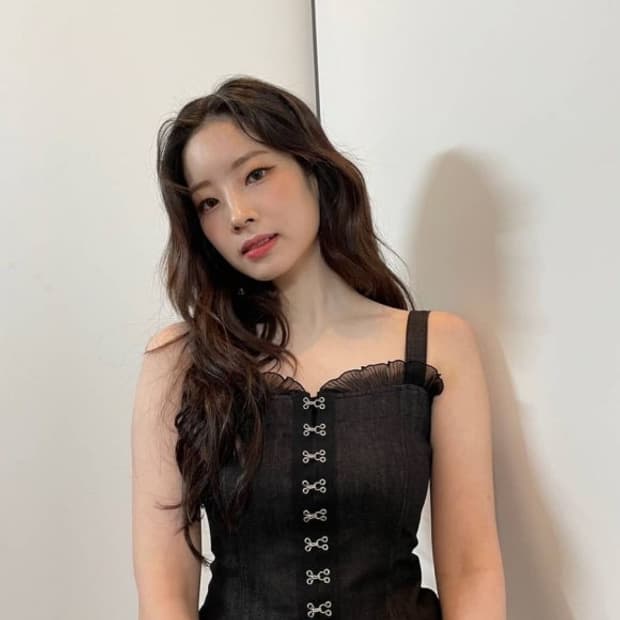 페인오어플레져 흑청 원피스 (트와이스 다현 착용)