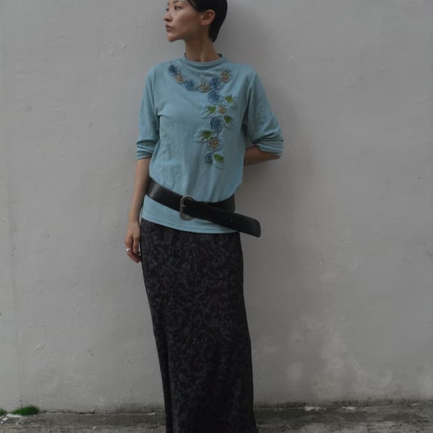 Blue flower pattern long skirt