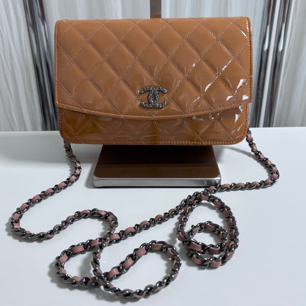 샤넬 페이던트 woc 크로스백