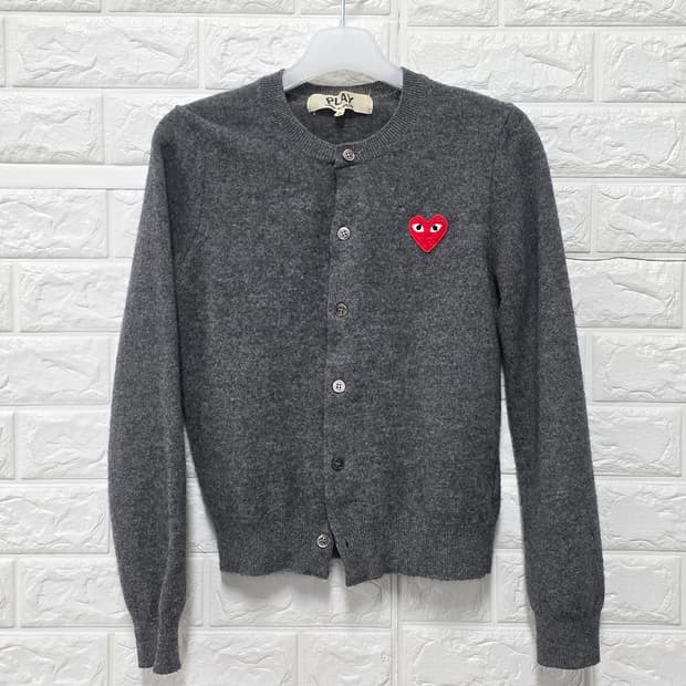 택포_ 꼼데가르송 PLAY 회색 가디건 S