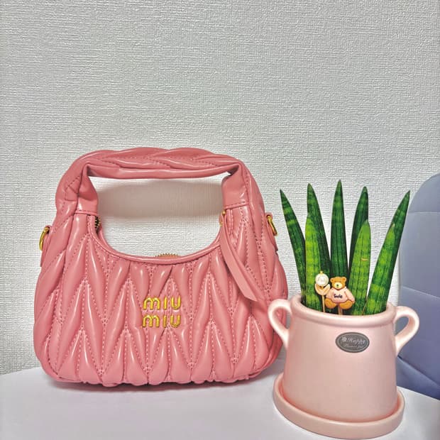 미우미우 핑크 마테라쎄 숄더백