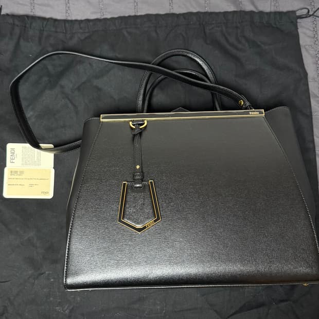 펜디 투쥬르 미디움 토트백 블랙