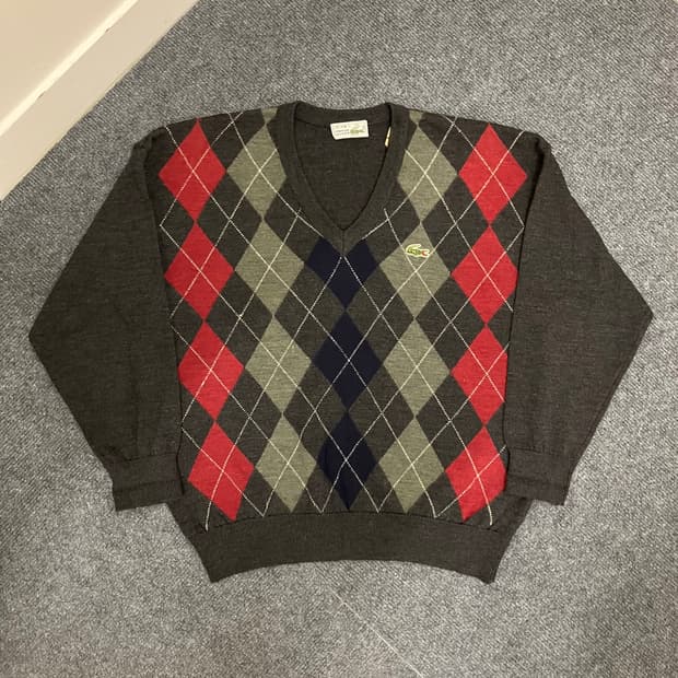 N27 라코스테 아가일 브이넥 니트