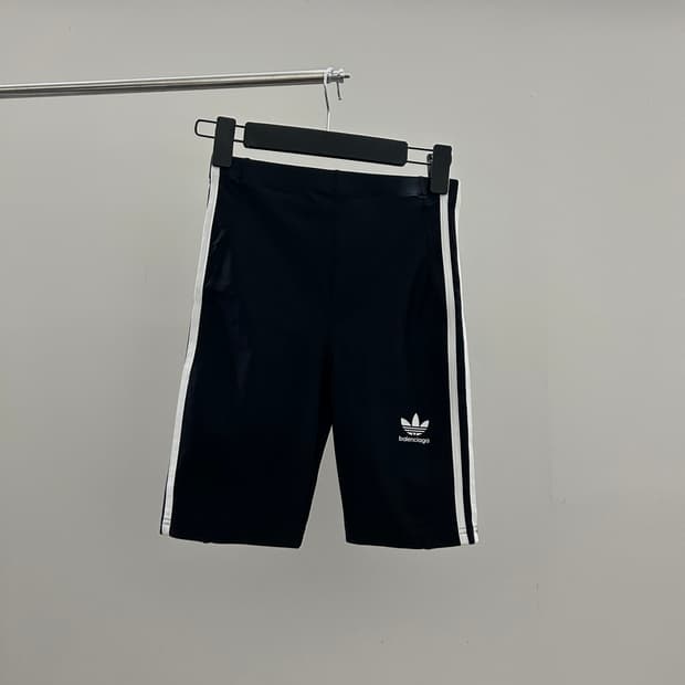 발렌시아가 X 아디다스 바이커 쇼츠