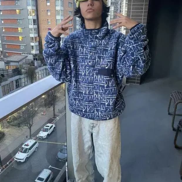 파타고니아 신칠라 패턴 스냅티 M