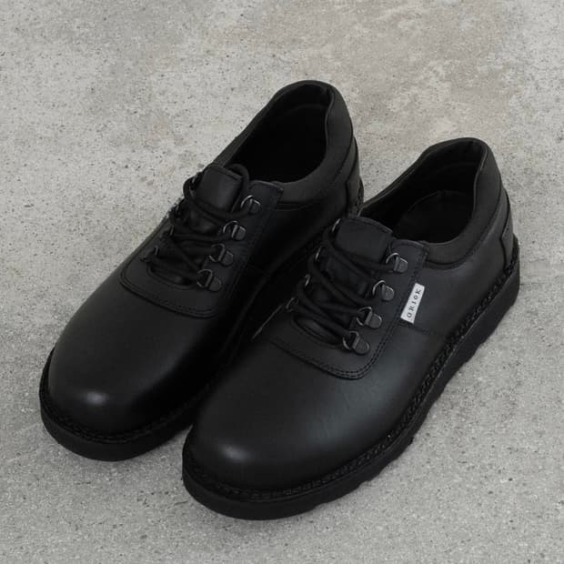 42 GR10K trauma shoes 구매합니다