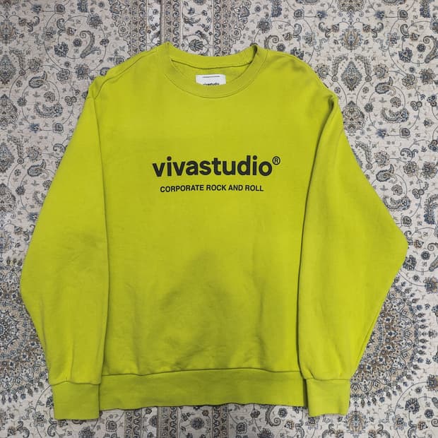 비바스튜디오 라임색 맨투맨 L