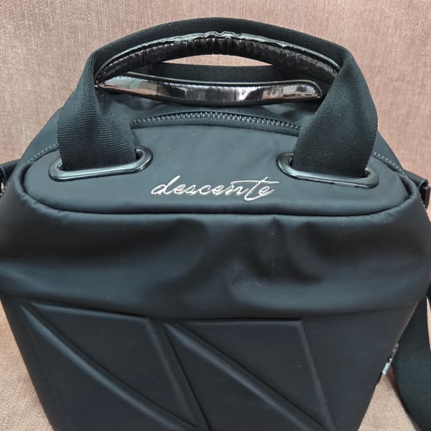 데상트 블랙 토트백 겸 숄더백 골프