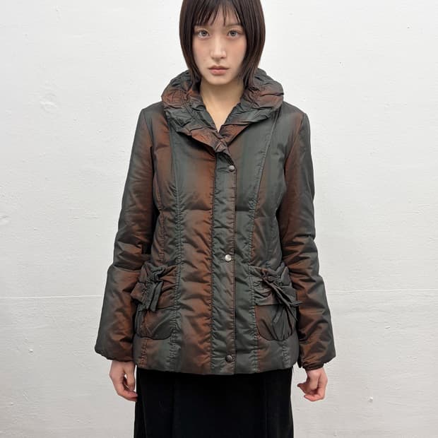 빈티지 프릴 칼라 홀로그램 푸퍼