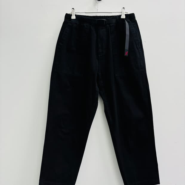 GRAMICCI 그라미치 블랙 루즈 테이퍼드 팬츠