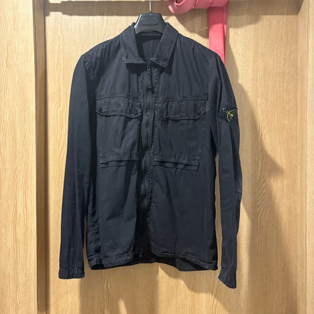 스톤 아일랜드 102WN 브러쉬드 오가닉 코튼 오버셔츠 블랙 - 23FW