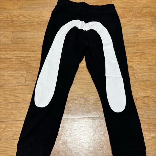 에비수 라인 포인트 트레이닝 바지