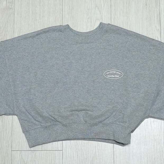 오버듀플레어 크롭 맨투맨 멜란지그레이