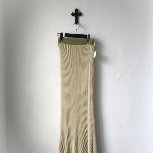 Ribbed knit skirt