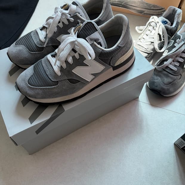 뉴발란스m990 사이즈240