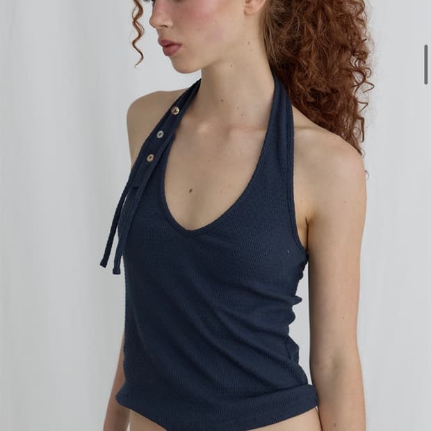 오데스 쉘 버튼 홀터 슬리브리스 - 네이비