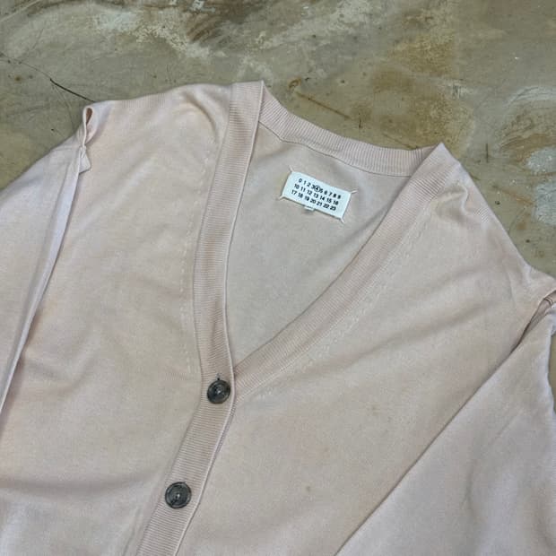 XS 메종 마르지엘라 오픈 숄더 브이넥 가디건