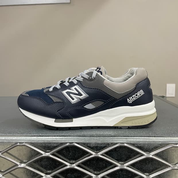 뉴발란스 1600 레거시 네이비 240