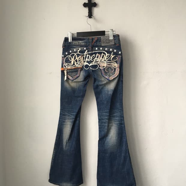 Red pepper back patch point denim pants