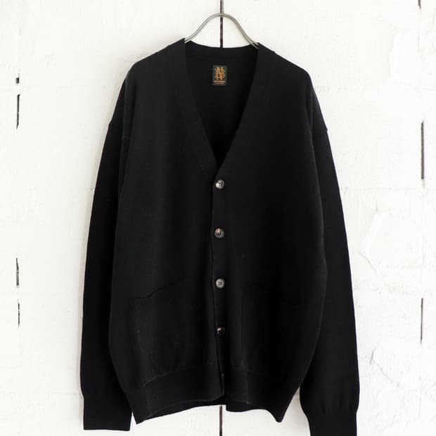 [2] 바토너 silk v neck cardigan black