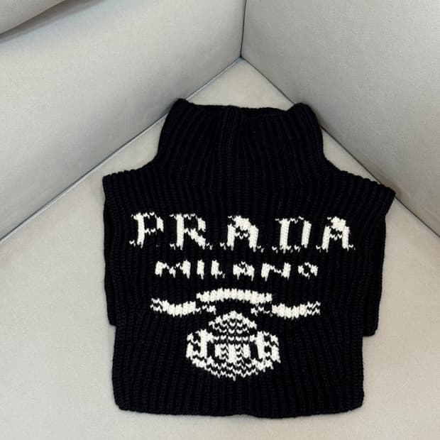 프라다 터틀넥 머플러 워머