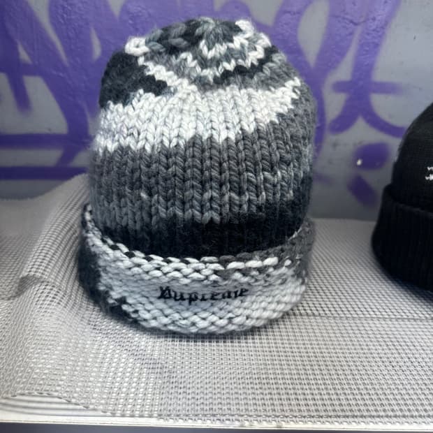 Supreme Hat 슈프림 자수 그라데이션 비니