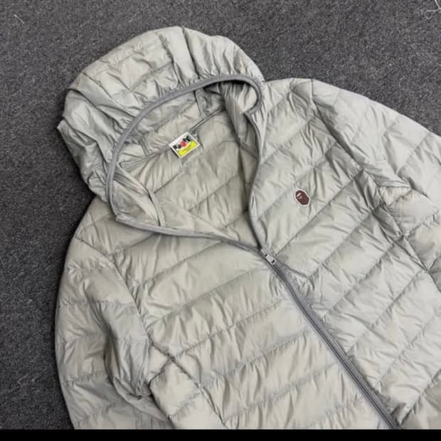 베이프 경량패딩