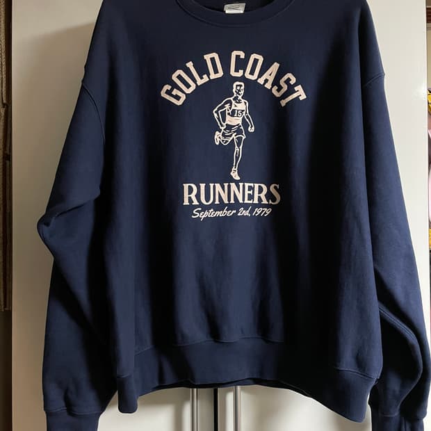아웃스탠딩 골드코스트 스웻셔츠