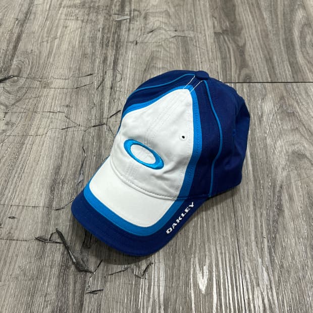 Oakley 오클리 빈티지 자수 로고 테크 캡