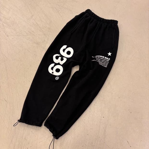 939 아카이브 볼드 빅로고 스웻 팬츠