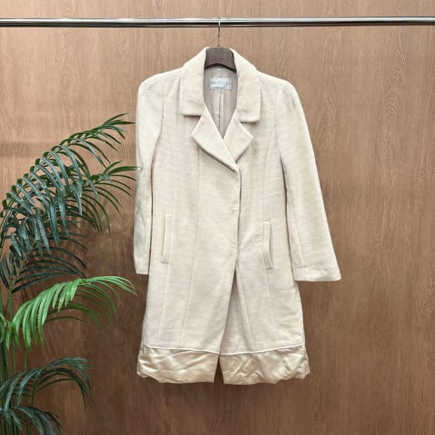 마인 울 블렌드 롱 코트 밑단 패딩 믹스 사이드 포켓 디테일 크림 베이지