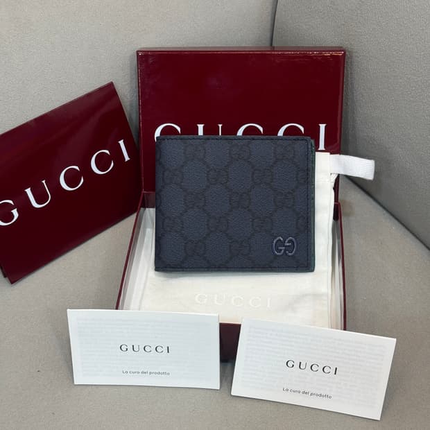 새상품급 구찌 수프림 GG 반지갑 