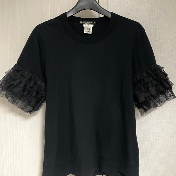 느와케이니노미야 프릴 티셔츠