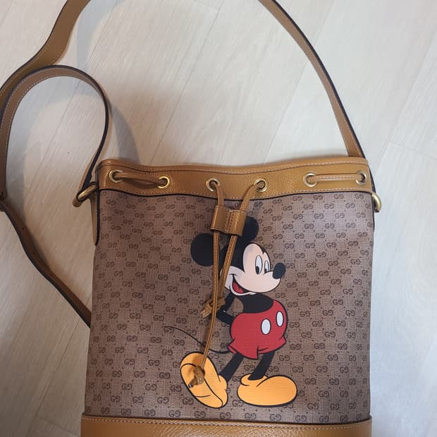 구찌 디즈니 콜라보 버킷백