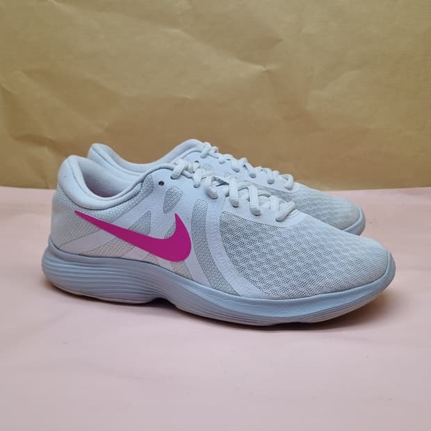 나이키 레볼루션4 여성운동화240