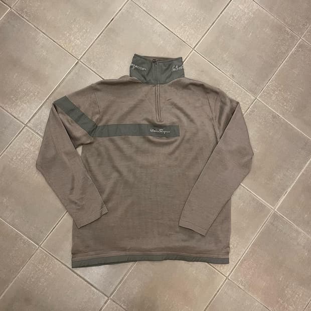 페레가모 반집업 니트