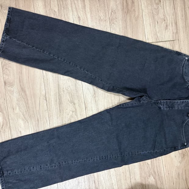 sunflower wide twist washed black jean