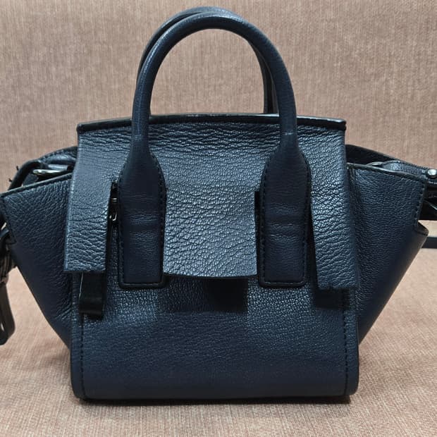 캘빈클라인진 Cara 카라 스몰 토트 사첼백