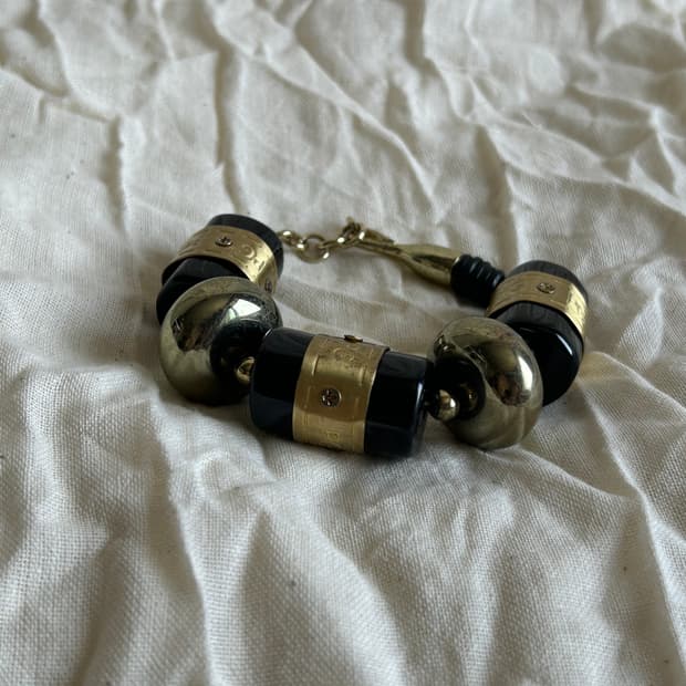 볼드 라인 뱅글