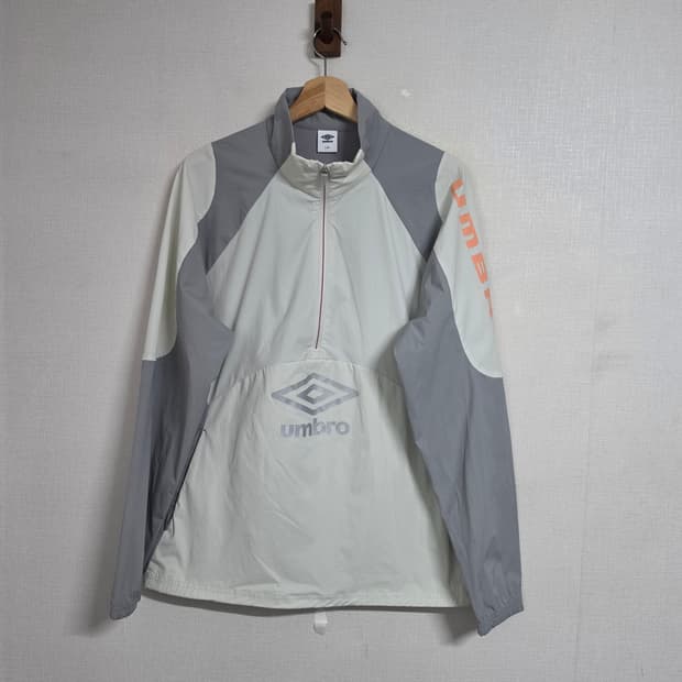 엄브로 나일론 반집업 아노락 100