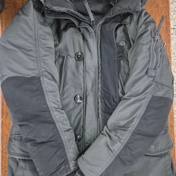 시리즈 나누크 숏 구스다운 자켓 95 판매합니다 
자연스런 사용감 존재