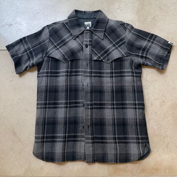 베이프 반팔 셔츠