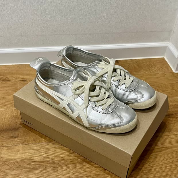 오니츠카타이거 멕시코66 실버 235