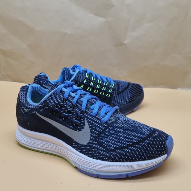 나이키 에어줌 스트럭쳐18 여성런닝화230 