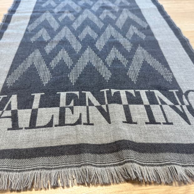 발렌티노(VALENTINO) 로고 울100% 머플러/숄 그레이 자카드