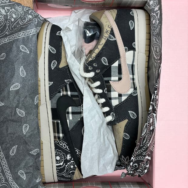 트래비스캇 덩크 sb 로우 265