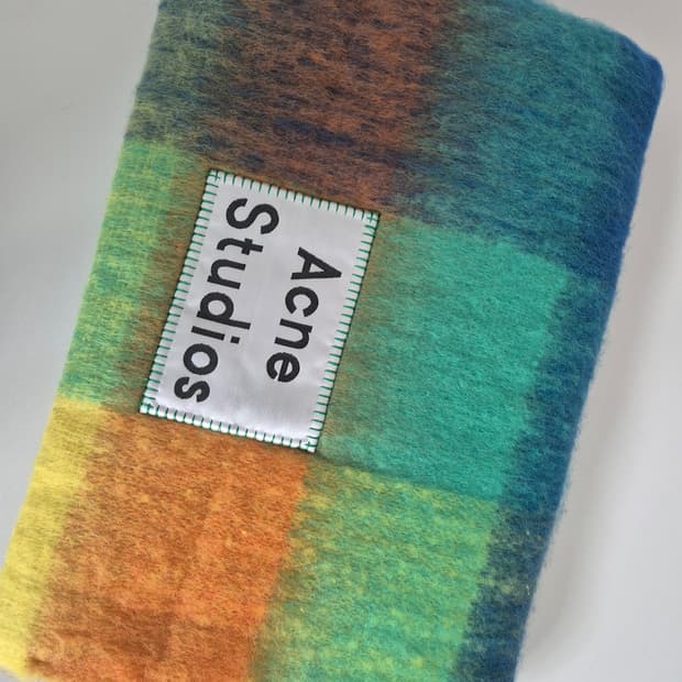 아크네스튜디오 머플러 (새상품)