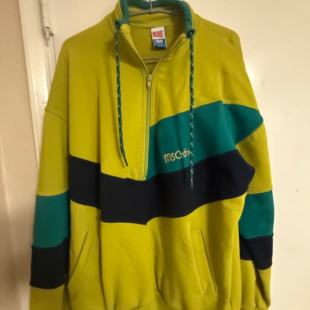 미스치프  후리스 L